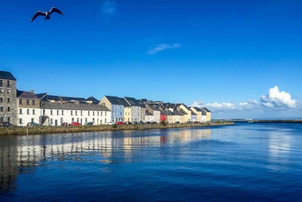 Modern Canal View Home, In City Centre, Sleeps 8 Galway Exterior photo